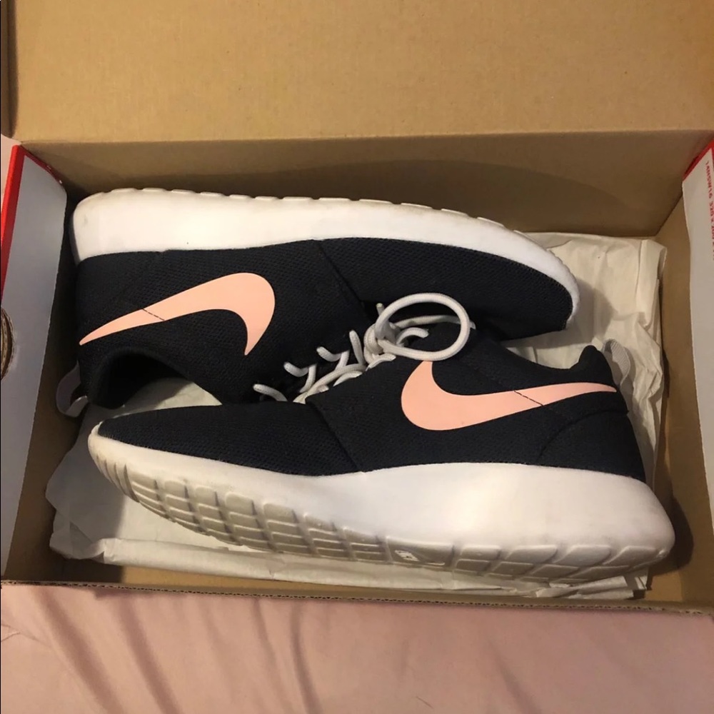 Nike roshes